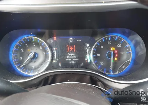 2017 Chrysler Pacifica Touring-L Plus z USA, uszkodzony, nr VIN 2C4RC1EG5HR778239